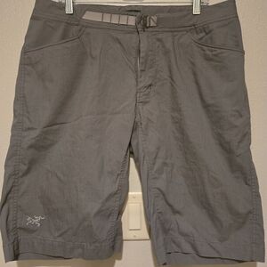 Arc'teryx Men's Gray Cargo Shorts